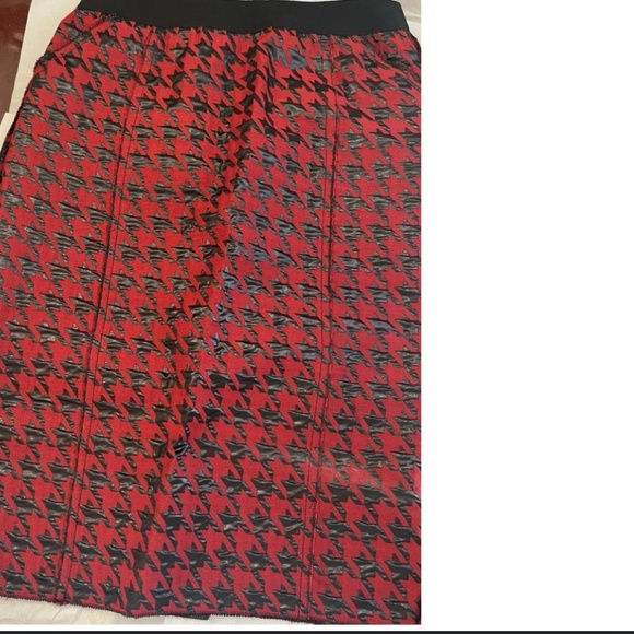 New! D&G Dolce & Gabbana Red & Black Houndstooth Skirt 42 Sheen - Picture 2 of 9